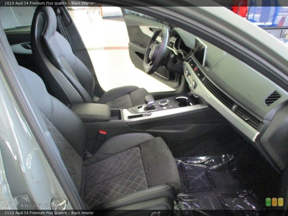 Black Interior Photo for the 2019 Audi S4 Premium Plus quattro #140520379