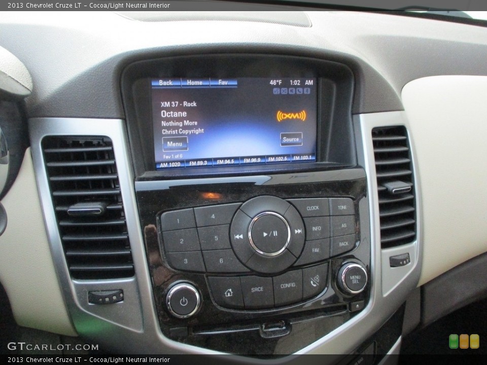 Cocoa/Light Neutral Interior Controls for the 2013 Chevrolet Cruze LT #140522482
