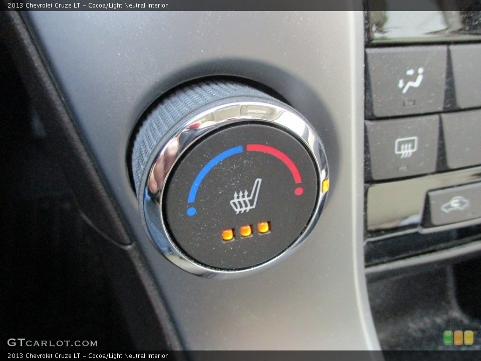 Cocoa/Light Neutral Interior Controls for the 2013 Chevrolet Cruze LT #140522503