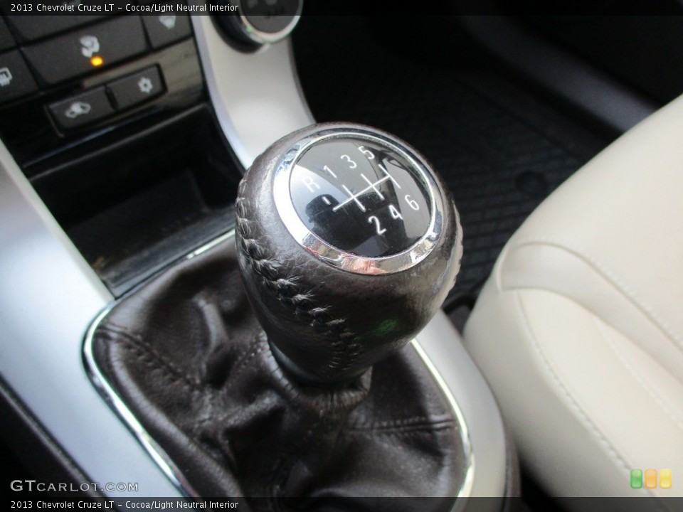 Cocoa/Light Neutral Interior Transmission for the 2013 Chevrolet Cruze LT #140522539