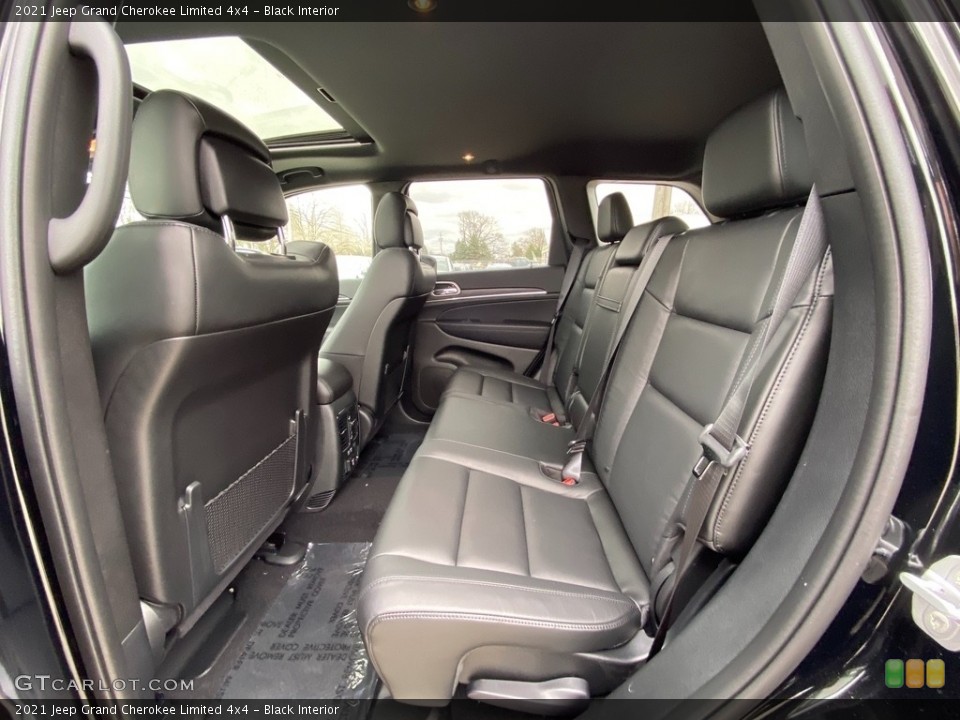Black Interior Rear Seat for the 2021 Jeep Grand Cherokee Limited 4x4 #140538804