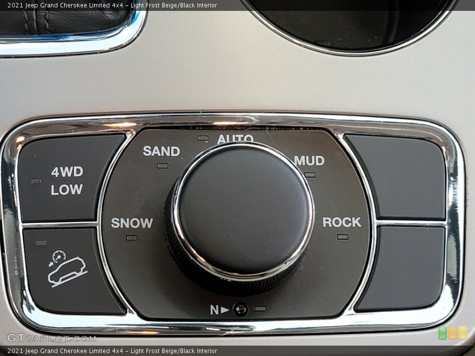 Light Frost Beige/Black Interior Controls for the 2021 Jeep Grand Cherokee Limited 4x4 #140541846