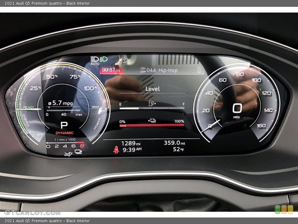 Black Interior Gauges for the 2021 Audi Q5 Premium quattro #140561344