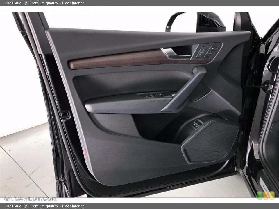 Black Interior Door Panel for the 2021 Audi Q5 Premium quattro #140561389