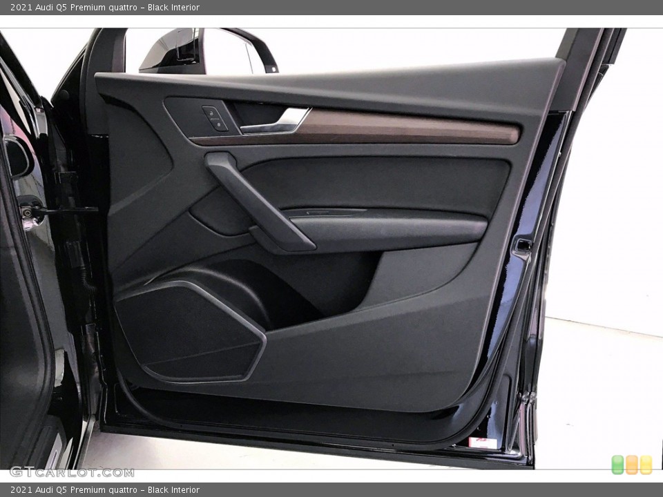 Black Interior Door Panel for the 2021 Audi Q5 Premium quattro #140561404