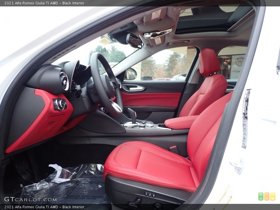 Black Interior Front Seat for the 2021 Alfa Romeo Giulia TI AWD #140629199