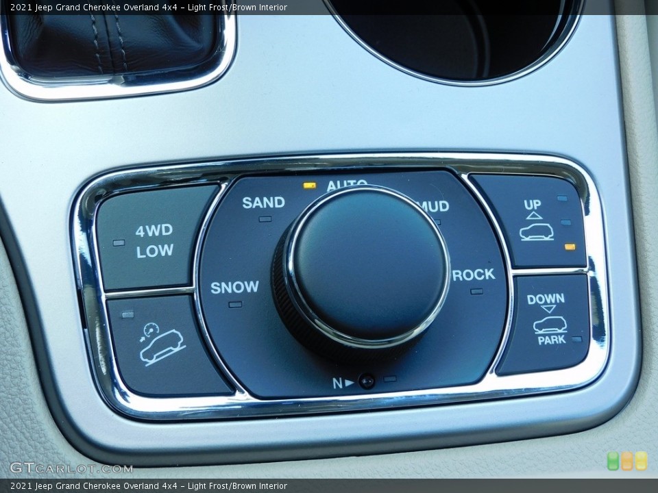 Light Frost/Brown Interior Controls for the 2021 Jeep Grand Cherokee Overland 4x4 #140640417