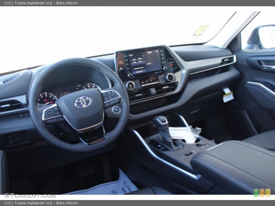 Black Interior Dashboard for the 2021 Toyota Highlander XLE #140641883