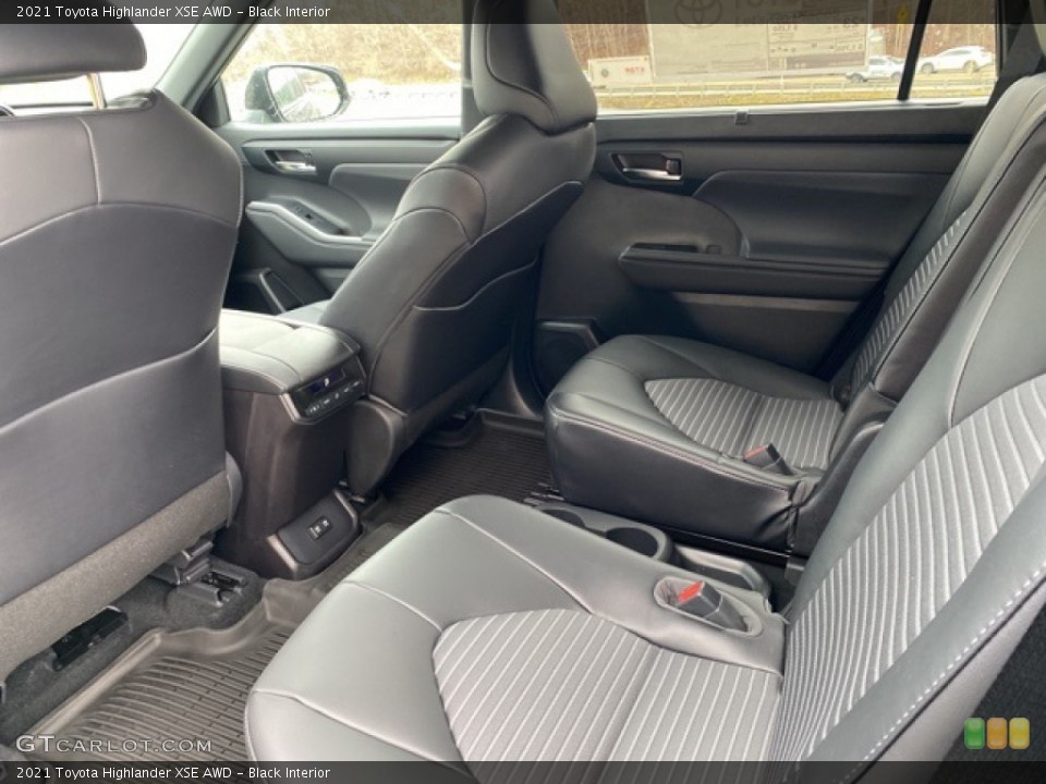 Black Interior Rear Seat for the 2021 Toyota Highlander XSE AWD #140703220