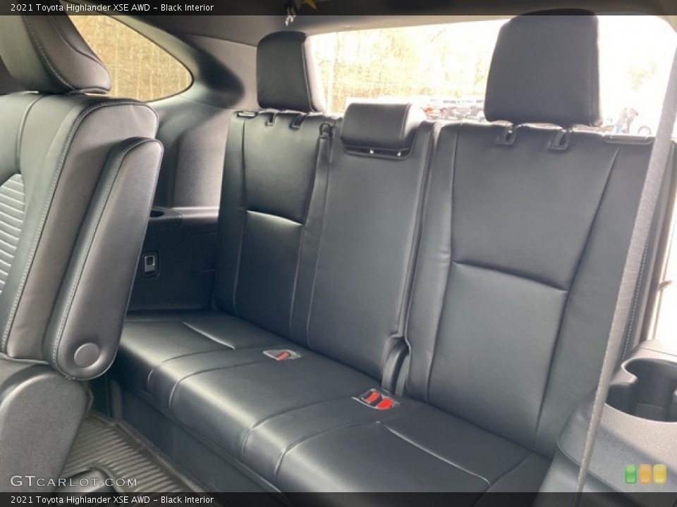 Black Interior Rear Seat for the 2021 Toyota Highlander XSE AWD #140703282