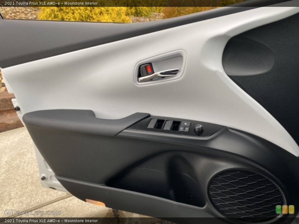 Moonstone Interior Door Panel for the 2021 Toyota Prius XLE AWD-e #140705285