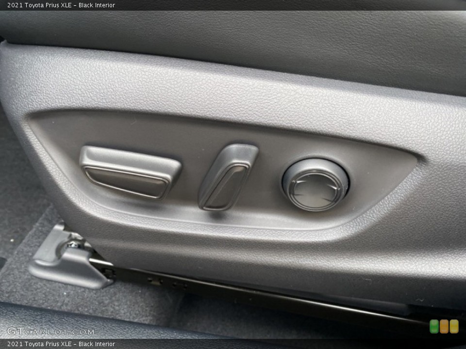 Black Interior Controls for the 2021 Toyota Prius XLE #140714408