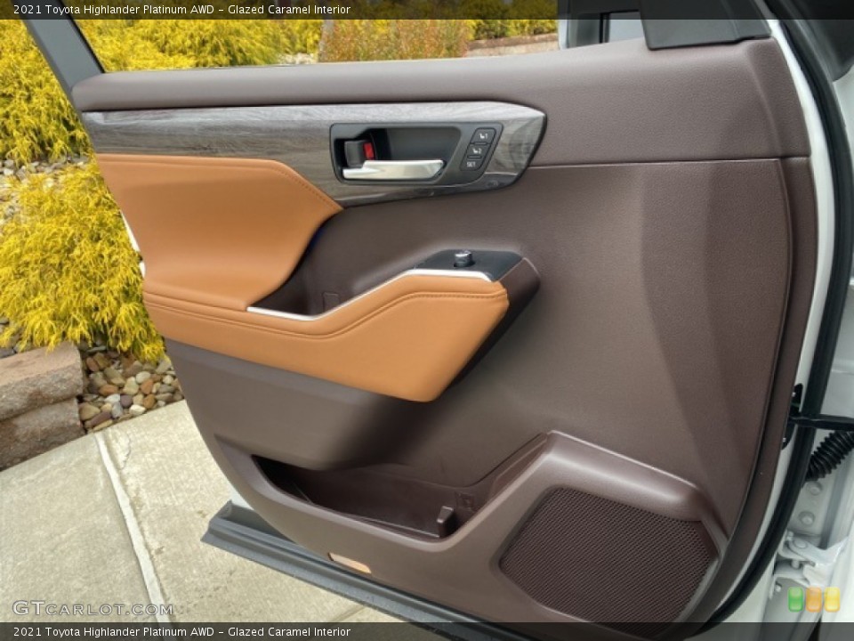 Glazed Caramel Interior Door Panel for the 2021 Toyota Highlander Platinum AWD #140737611
