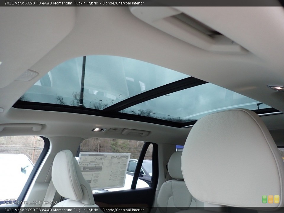 Blonde/Charcoal Interior Sunroof for the 2021 Volvo XC90 T8 eAWD Momentum Plug-in Hybrid #140740117