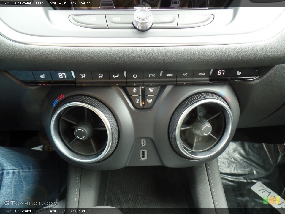 Jet Black Interior Controls for the 2021 Chevrolet Blazer LT AWD #140776418