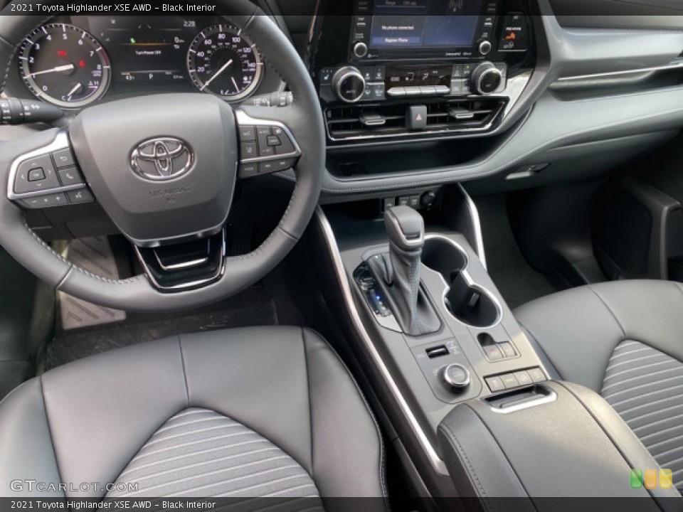 Black Interior Controls for the 2021 Toyota Highlander XSE AWD #140776712
