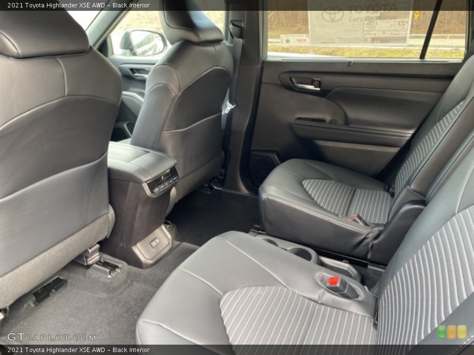 Black Interior Rear Seat for the 2021 Toyota Highlander XSE AWD #140777147