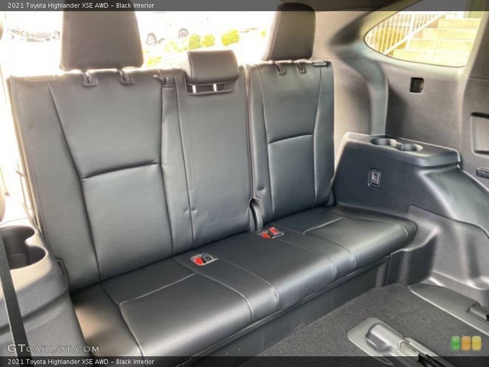 Black Interior Rear Seat for the 2021 Toyota Highlander XSE AWD #140777282