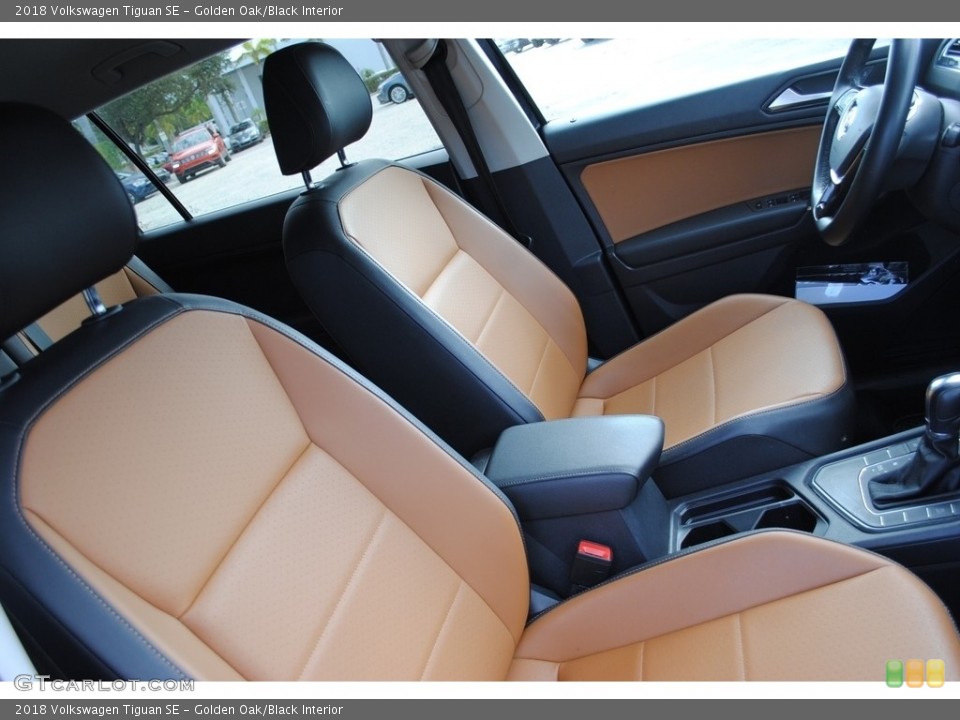 Golden Oak/Black Interior Photo for the 2018 Volkswagen Tiguan SE #140779400