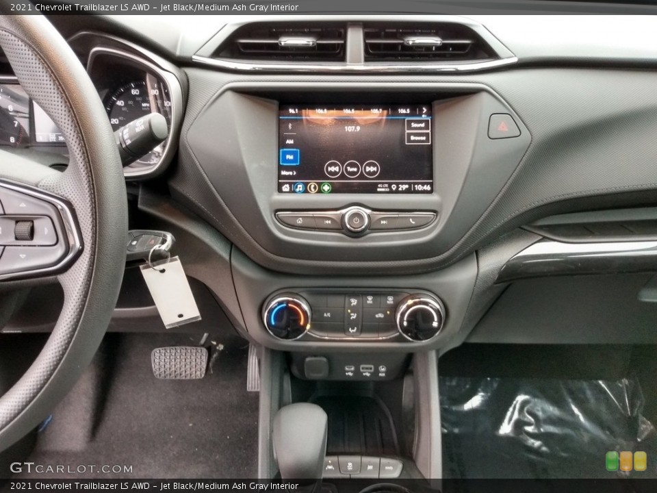 Jet Black/Medium Ash Gray Interior Controls for the 2021 Chevrolet Trailblazer LS AWD #140783291