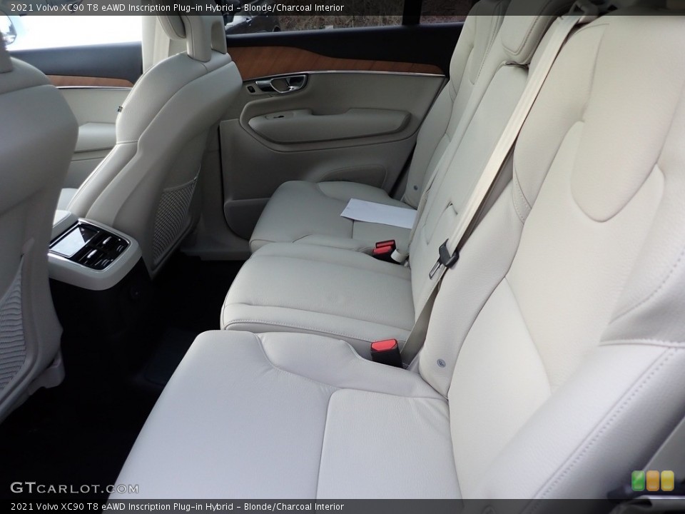 Blonde/Charcoal Interior Rear Seat for the 2021 Volvo XC90 T8 eAWD Inscription Plug-in Hybrid #140819180