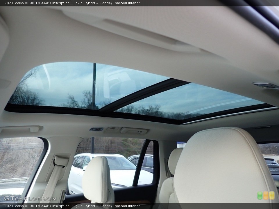 Blonde/Charcoal Interior Sunroof for the 2021 Volvo XC90 T8 eAWD Inscription Plug-in Hybrid #140819255