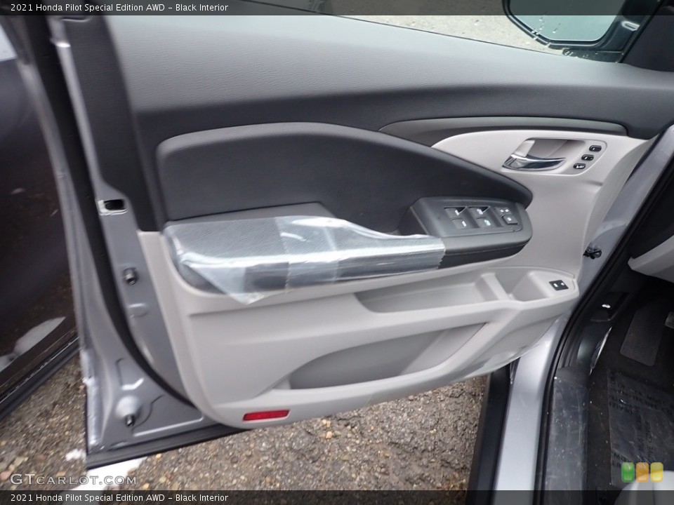 Black Interior Door Panel for the 2021 Honda Pilot Special Edition AWD #140911038