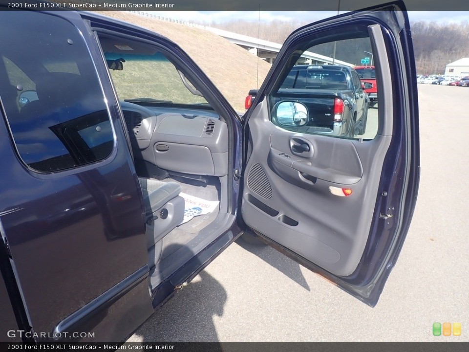 Medium Graphite Interior Door Panel for the 2001 Ford F150 XLT SuperCab #140913455