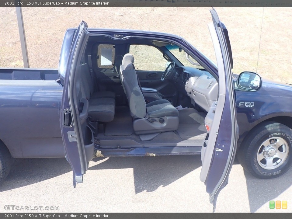 Medium Graphite Interior Photo for the 2001 Ford F150 XLT SuperCab #140913538