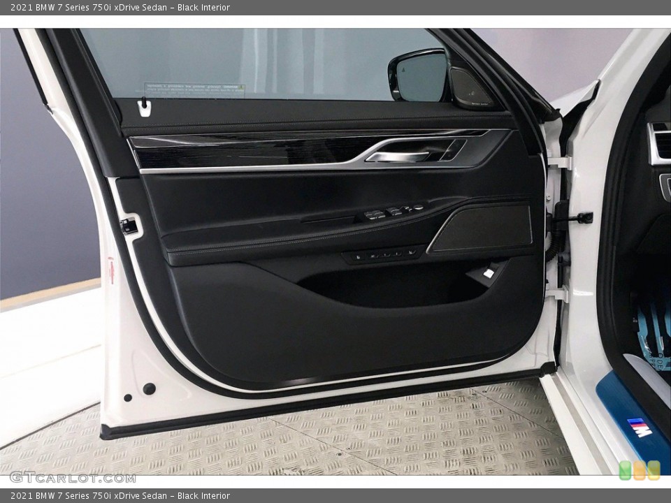 Black Interior Door Panel for the 2021 BMW 7 Series 750i xDrive Sedan #140986003