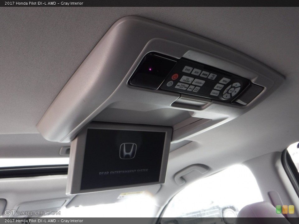 Gray Interior Entertainment System for the 2017 Honda Pilot EX-L AWD #140992125