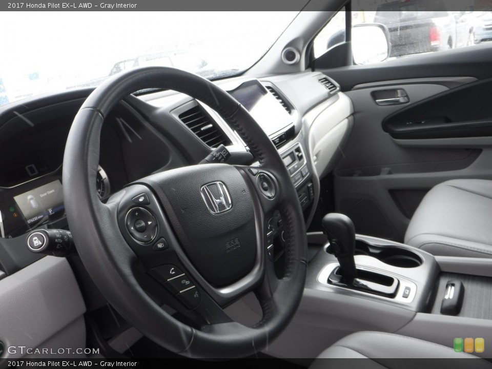 Gray Interior Dashboard for the 2017 Honda Pilot EX-L AWD #140992176