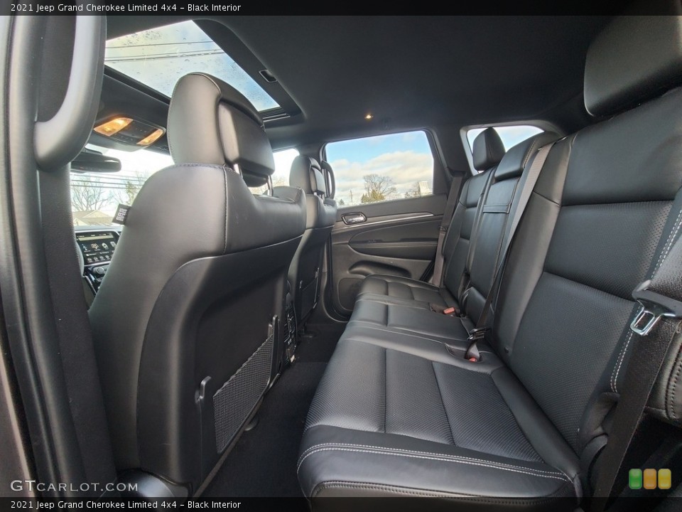 Black Interior Rear Seat for the 2021 Jeep Grand Cherokee Limited 4x4 #141000805