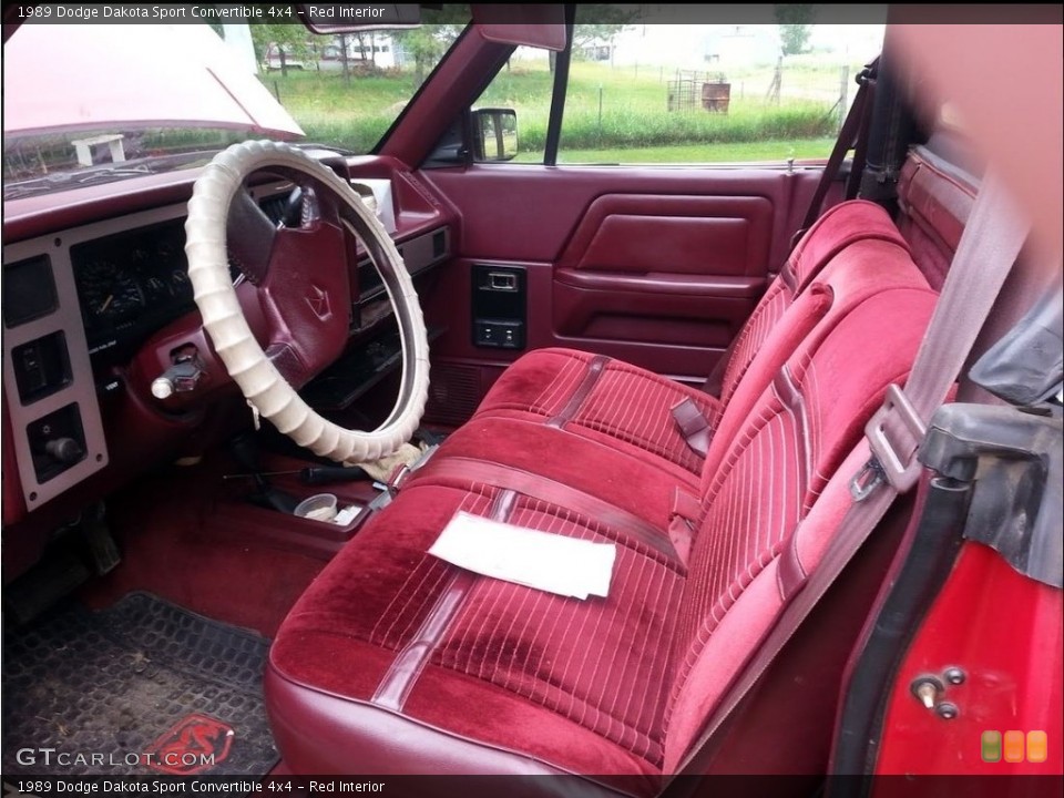 Red Interior Photo for the 1989 Dodge Dakota Sport Convertible 4x4 #141020281