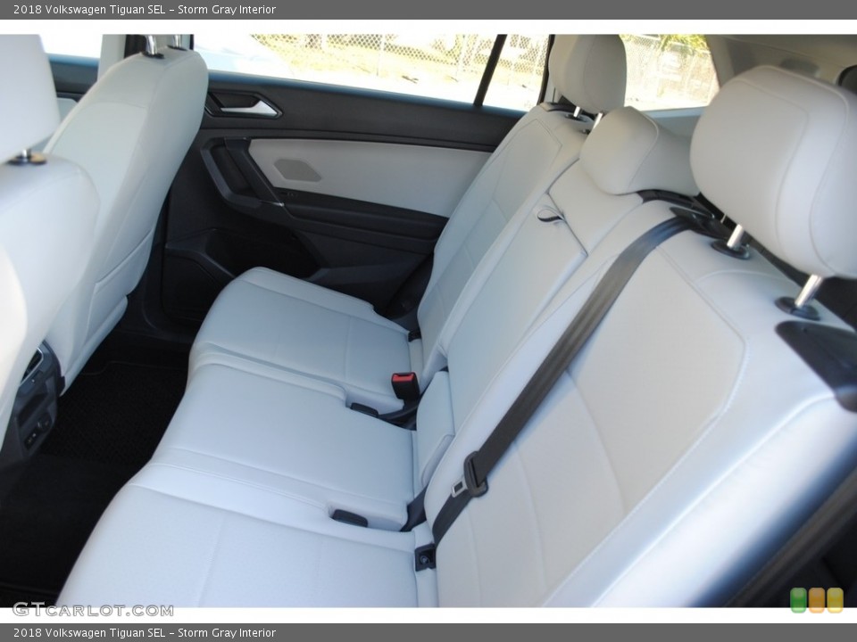 Storm Gray Interior Rear Seat for the 2018 Volkswagen Tiguan SEL #141025060