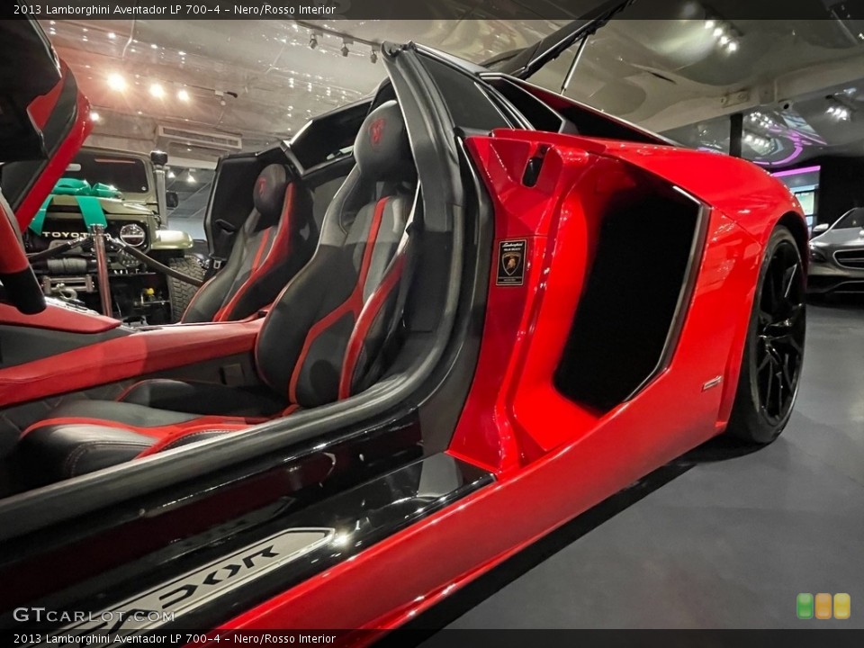 Nero/Rosso 2013 Lamborghini Aventador Interiors