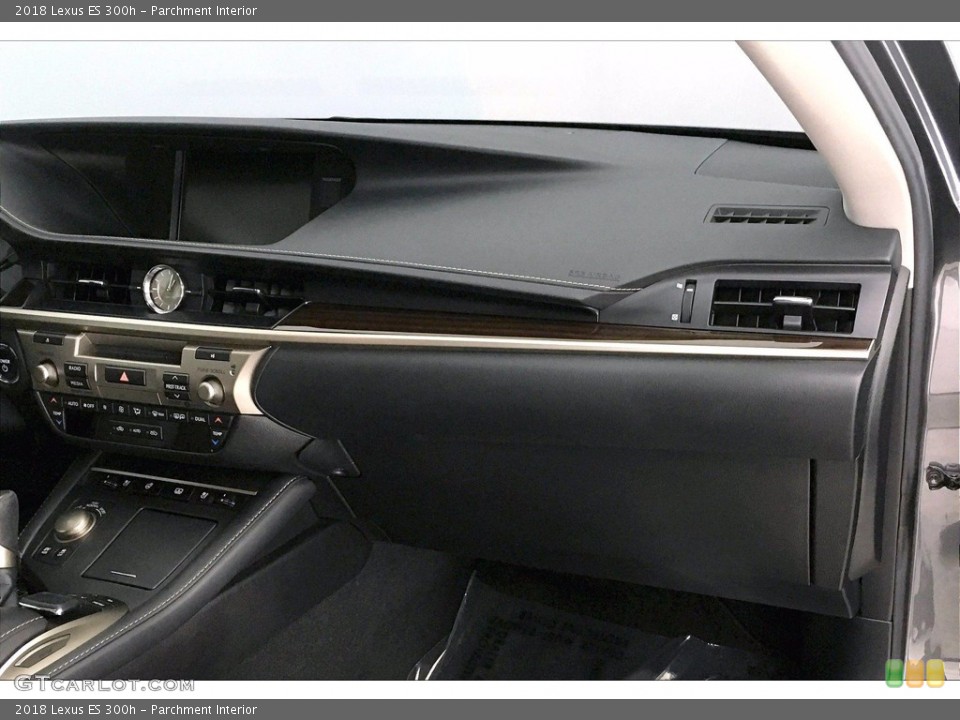 Parchment Interior Dashboard for the 2018 Lexus ES 300h #141037451