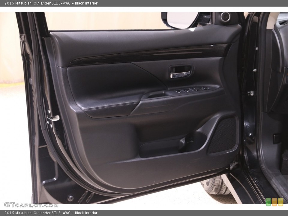 Black Interior Door Panel for the 2016 Mitsubishi Outlander SEL S-AWC #141043344