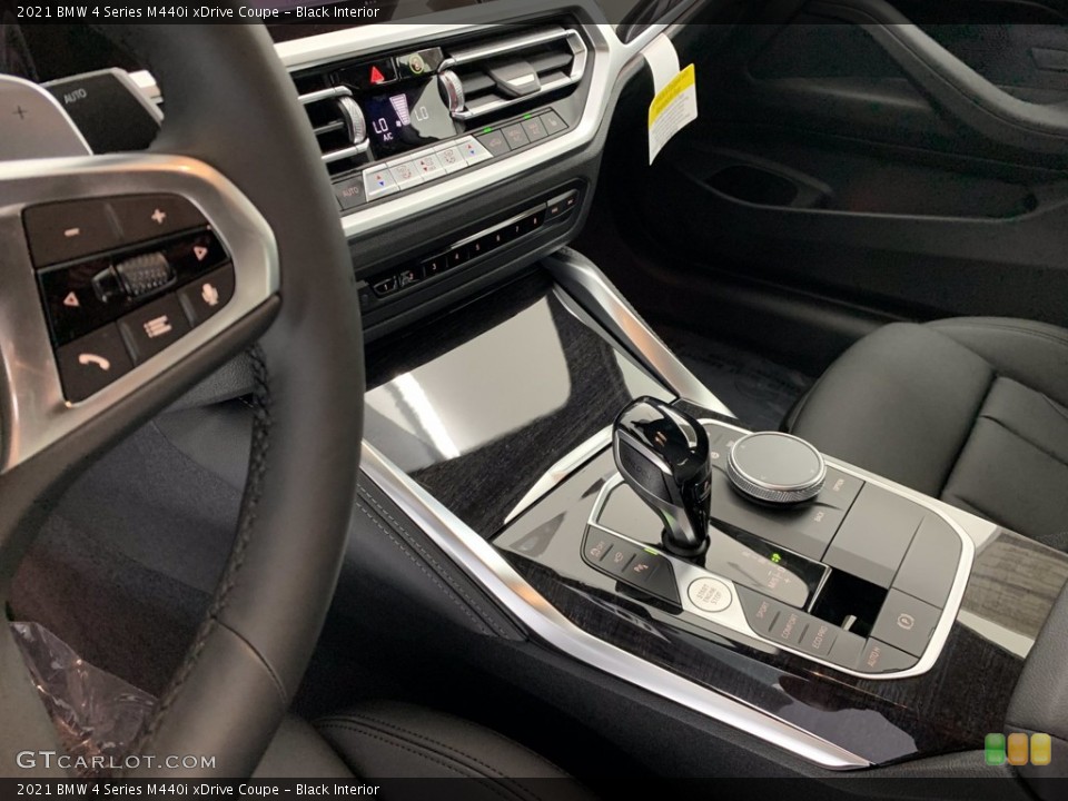 Black Interior Transmission for the 2021 BMW 4 Series M440i xDrive Coupe #141050979
