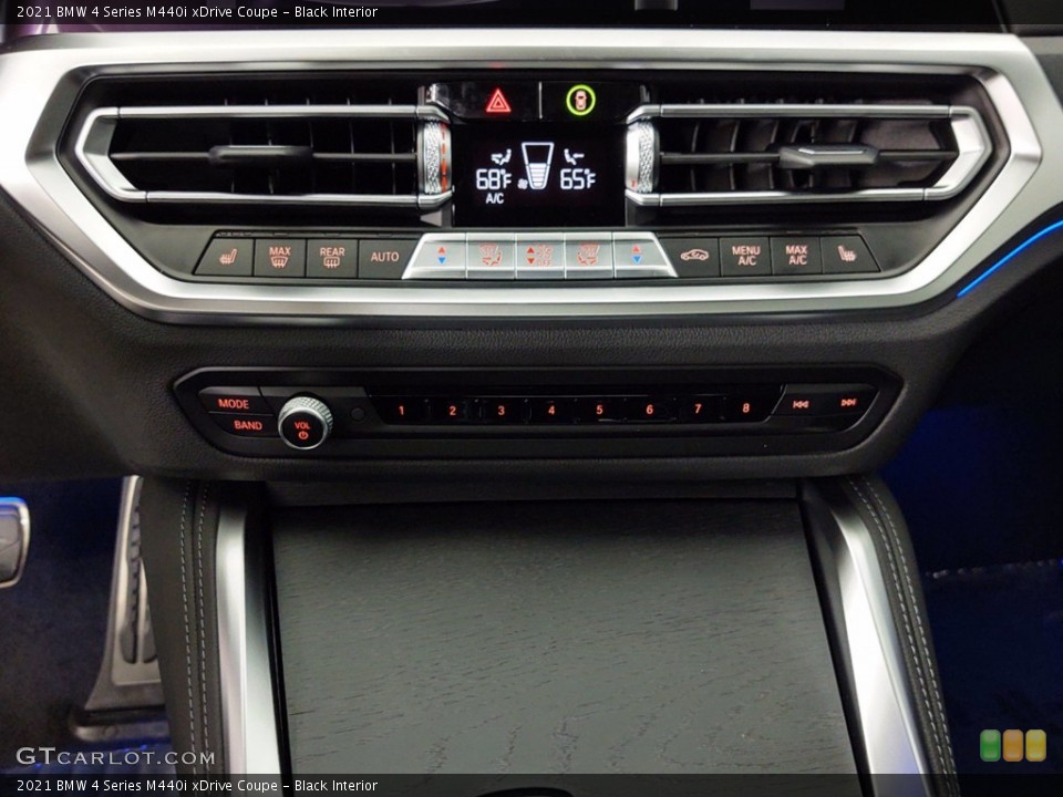 Black Interior Controls for the 2021 BMW 4 Series M440i xDrive Coupe #141113182