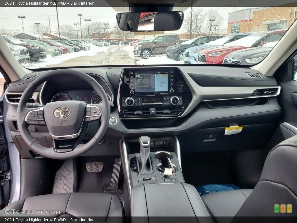 Black Interior Dashboard for the 2021 Toyota Highlander XLE AWD #141152459