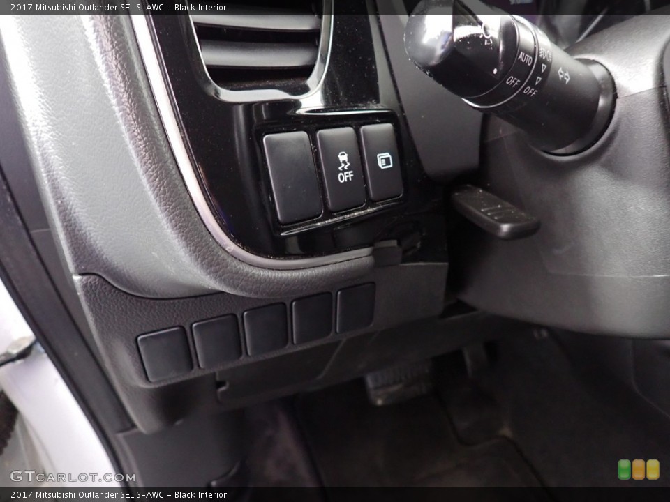 Black Interior Controls for the 2017 Mitsubishi Outlander SEL S-AWC #141163747