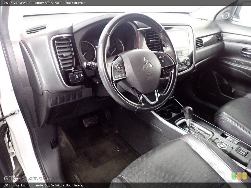 Black Interior Dashboard for the 2017 Mitsubishi Outlander SEL S-AWC #141163800