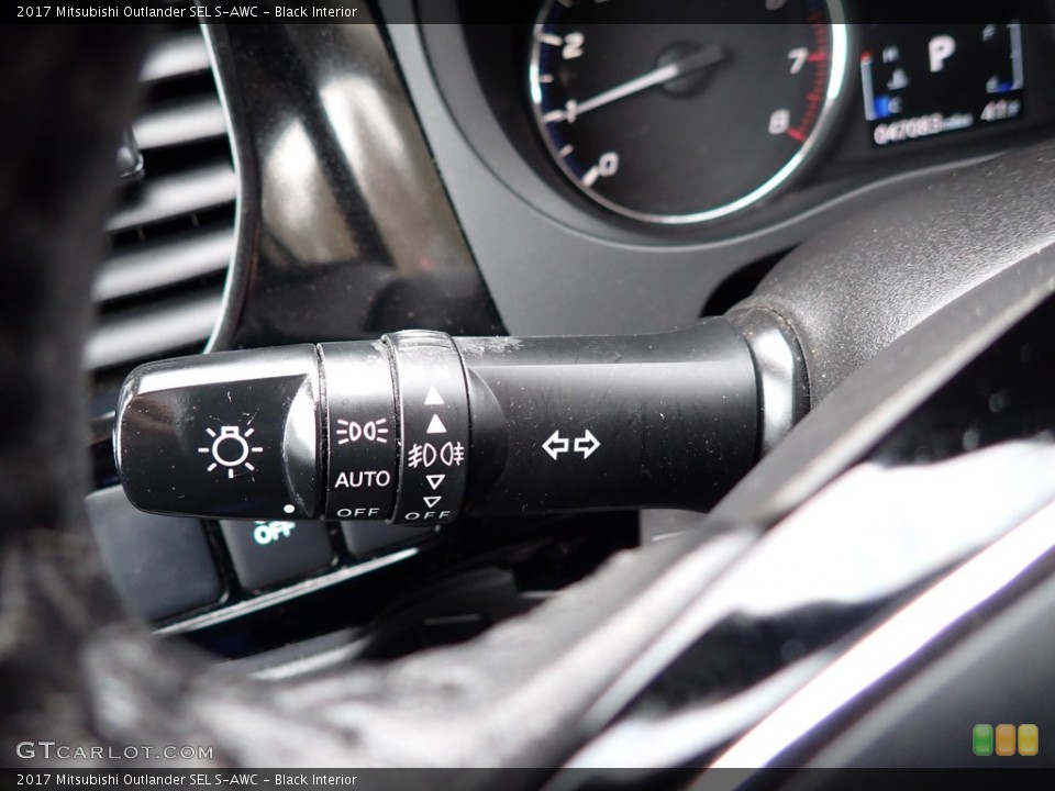 Black Interior Controls for the 2017 Mitsubishi Outlander SEL S-AWC #141164107