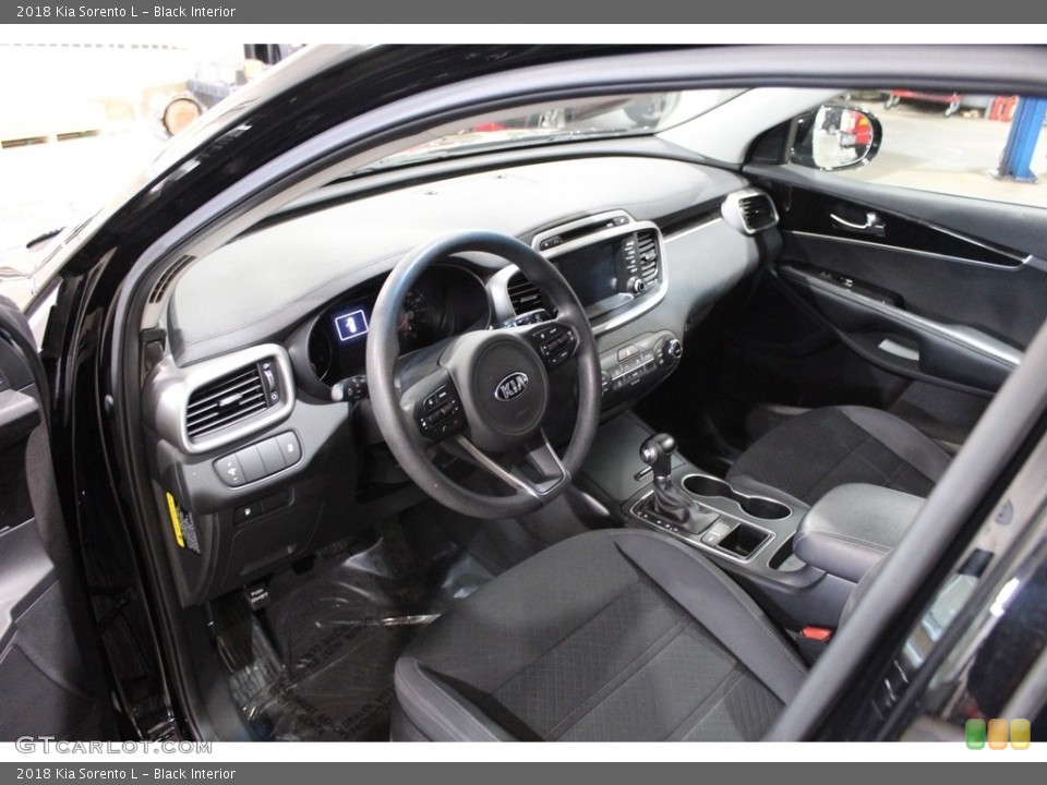 Black Interior Front Seat for the 2018 Kia Sorento L #141200951