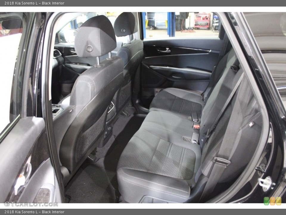 Black Interior Rear Seat for the 2018 Kia Sorento L #141200996