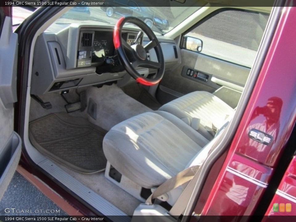 Gray Interior Photo for the 1994 GMC Sierra 1500 SLE Regular Cab #141208412