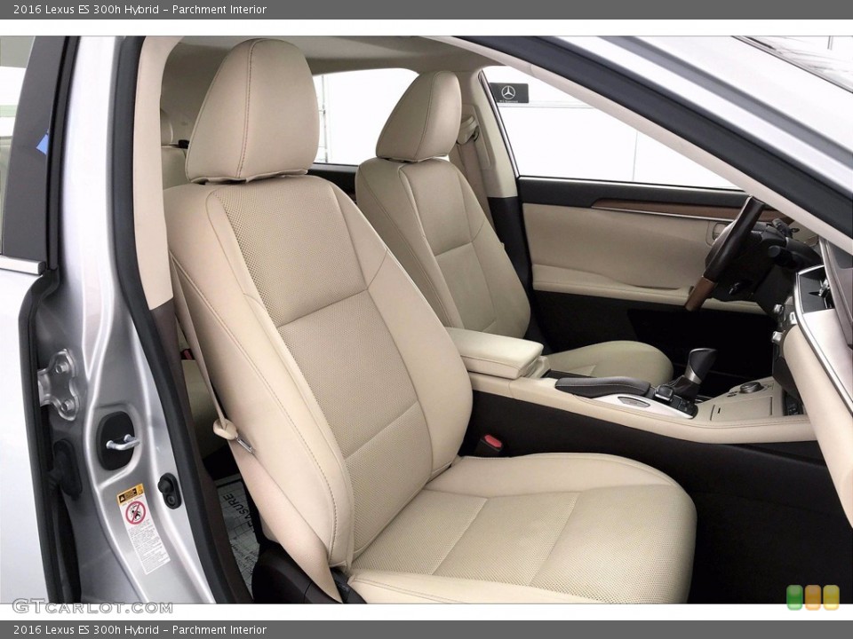 Parchment Interior Photo for the 2016 Lexus ES 300h Hybrid #141265919