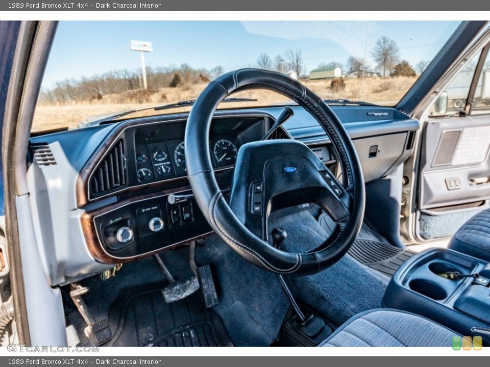Dark Charcoal Interior Photo for the 1989 Ford Bronco XLT 4x4 #141268108