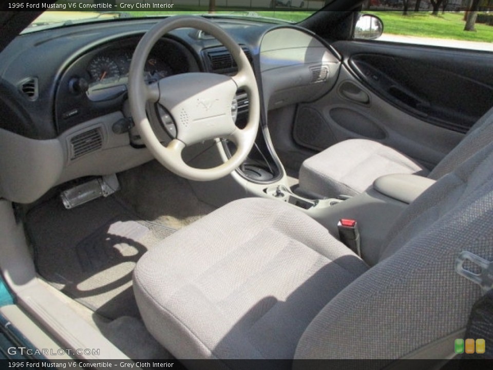 Grey Cloth Interior Photo for the 1996 Ford Mustang V6 Convertible #141282096